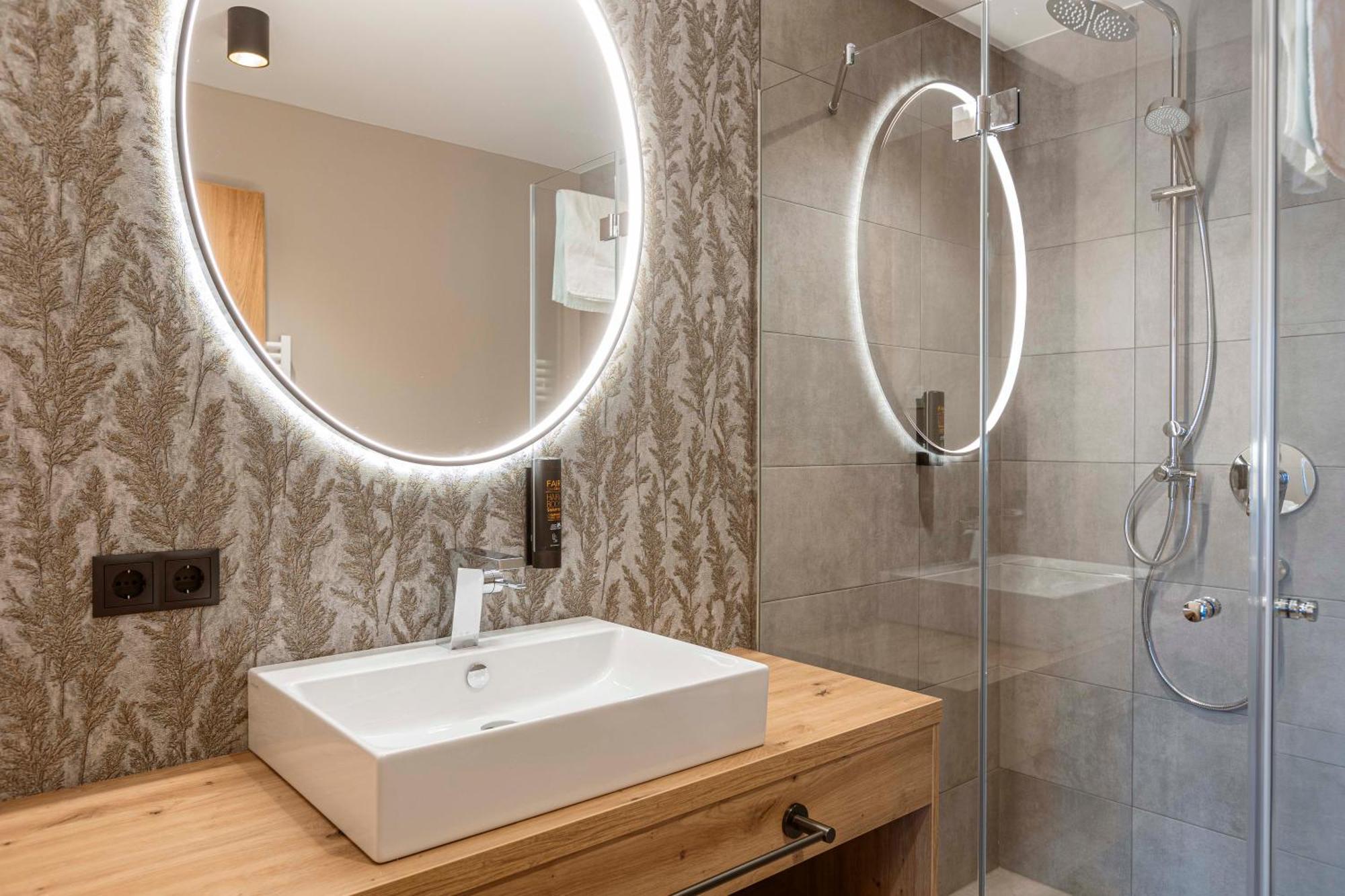 Zillertal Suites Fuegen By Alps Resorts Ngoại thất bức ảnh